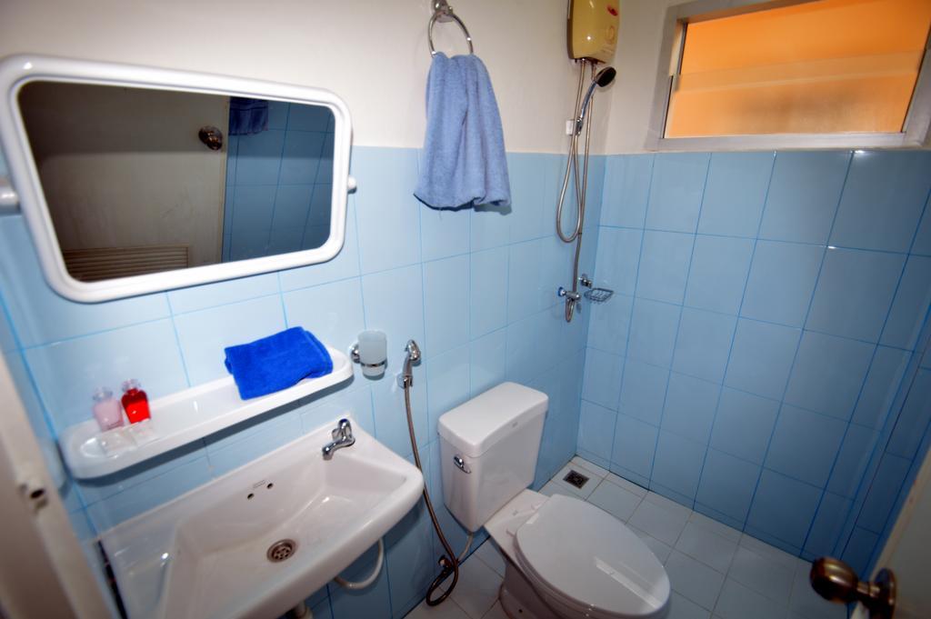 D.D. Inn Beach Guesthouse Pattaya Esterno foto