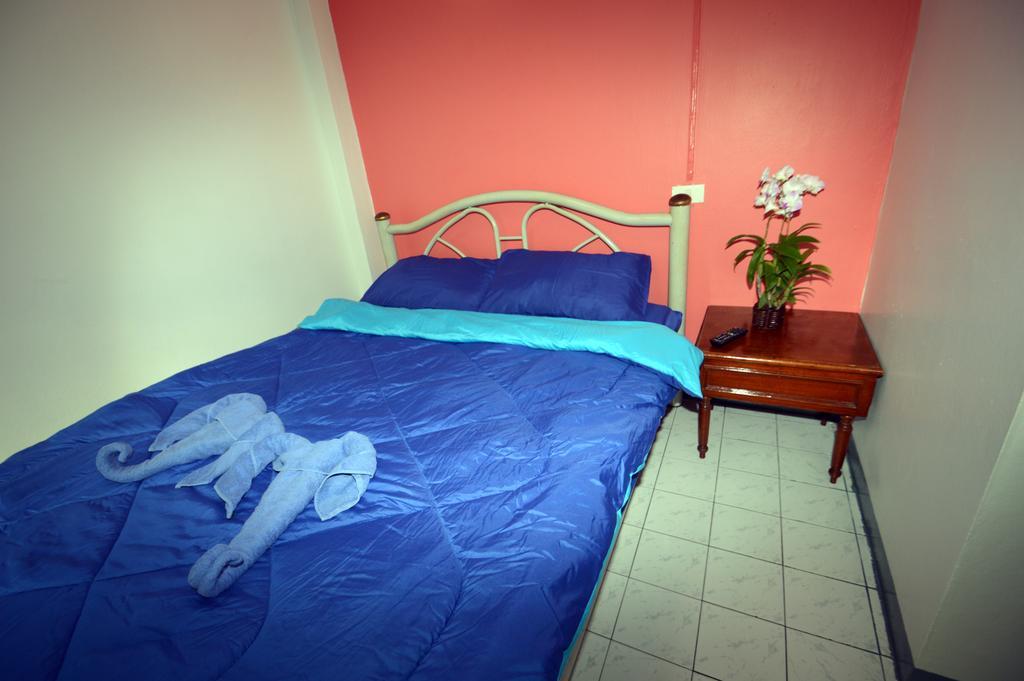 D.D. Inn Beach Guesthouse Pattaya Esterno foto