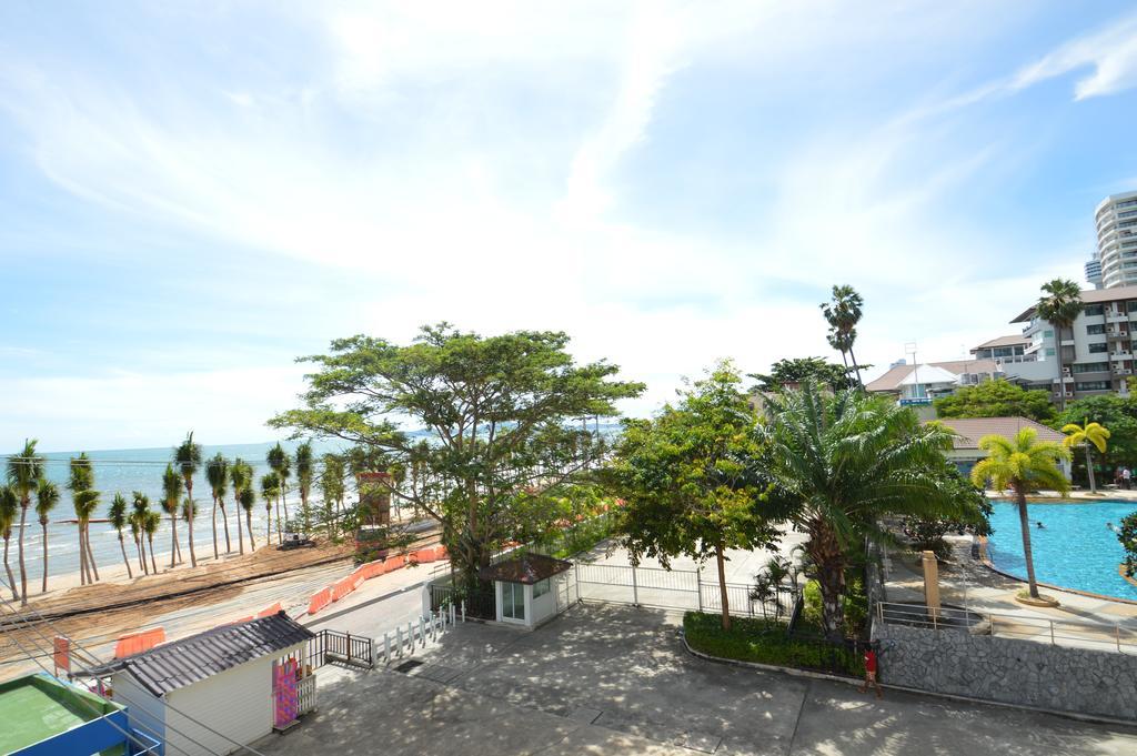 D.D. Inn Beach Guesthouse Pattaya Esterno foto